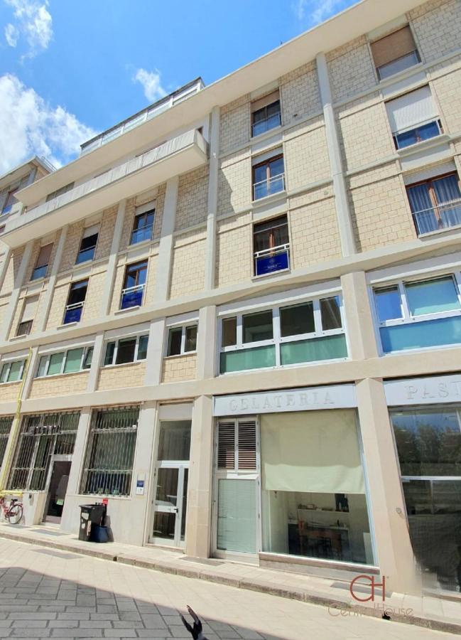 Central House Лечче Екстер'єр фото